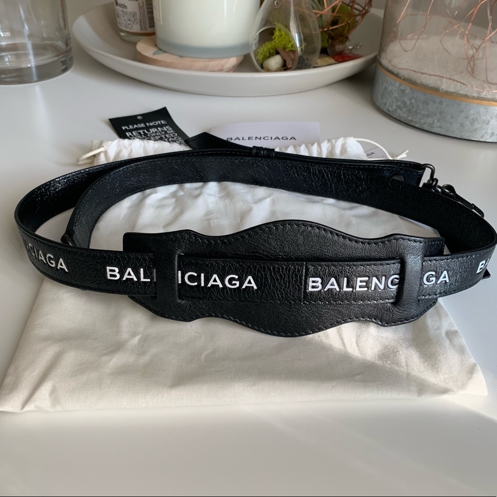 Balenciaga Logo Shoulder strap black - Like new